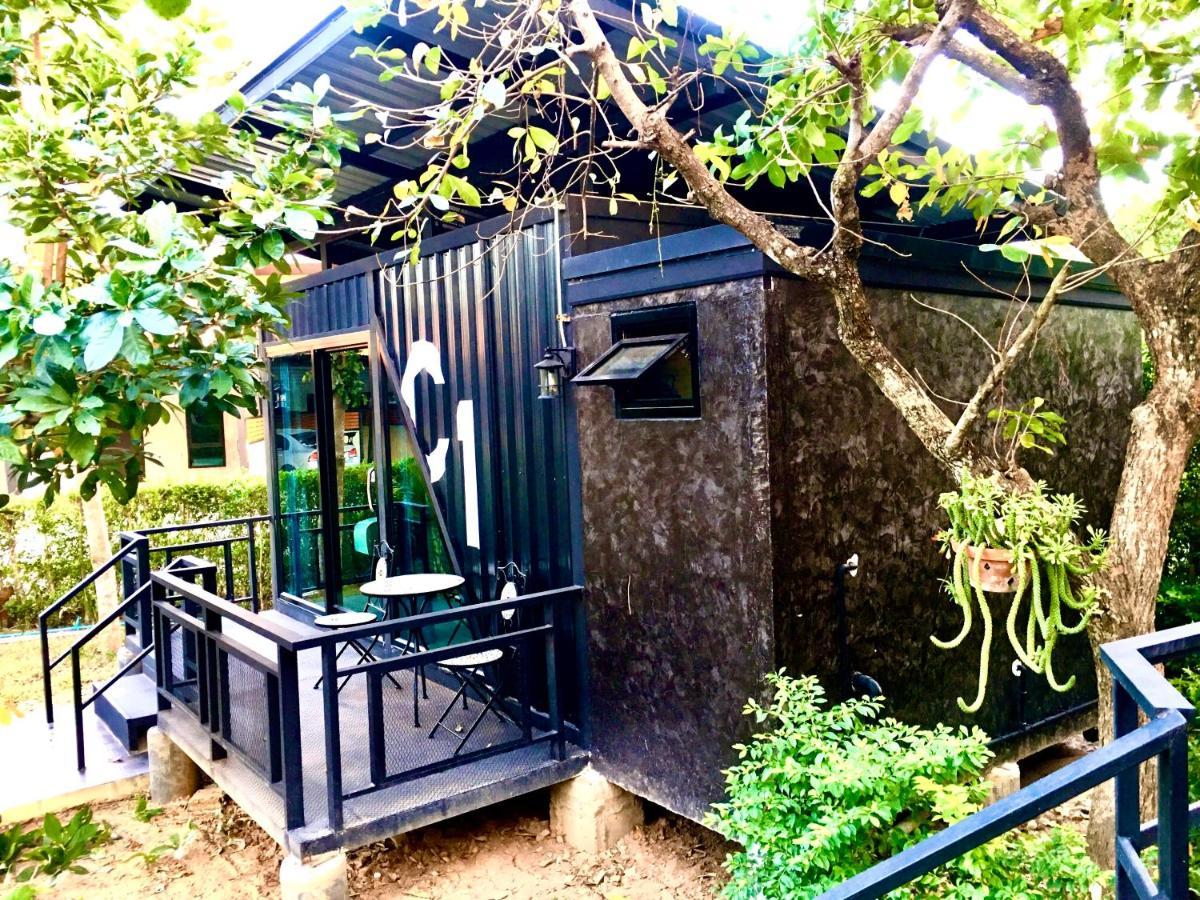 The Loft Resort Kabin Buri Екстериор снимка